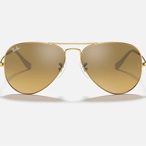 RB3025 Ray Ban Aviator Gradient sunglasses with cleaning cloth and booklet.
